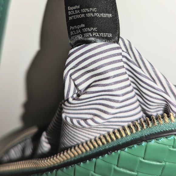 ✨NWT Deluxity L.A. Crossbody Bag In Green - Picture 5 of 11